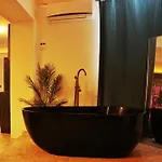 Olga Luxury I 5 Min From Airport I Location I Traditional Village Daire Luqa