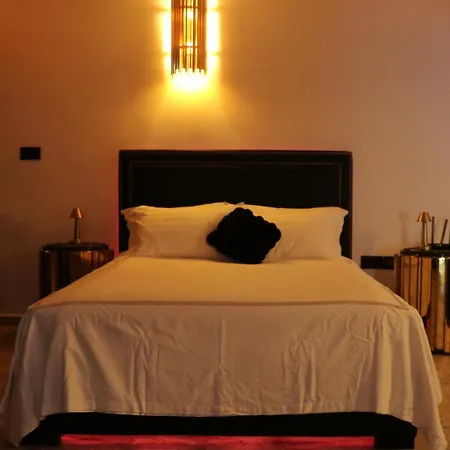 Olga Luxury I 5 Min From Airport I Location I Traditional Village Appartement