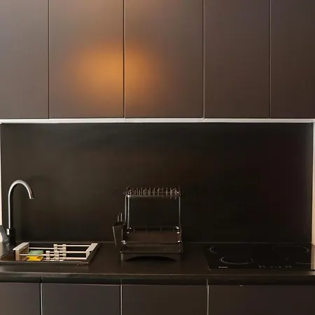Olga Luxury I 5 Min From Airport I Location I Traditional Village Apartment