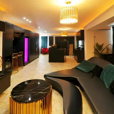 Olga Luxury I 5 Min From Airport I Location I Traditional Village Apartment *