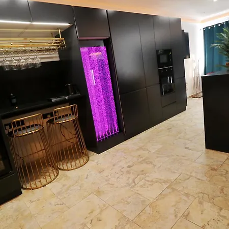 Olga Luxury I 5 Min From Airport I Location I Traditional Village Apartment Luqa
